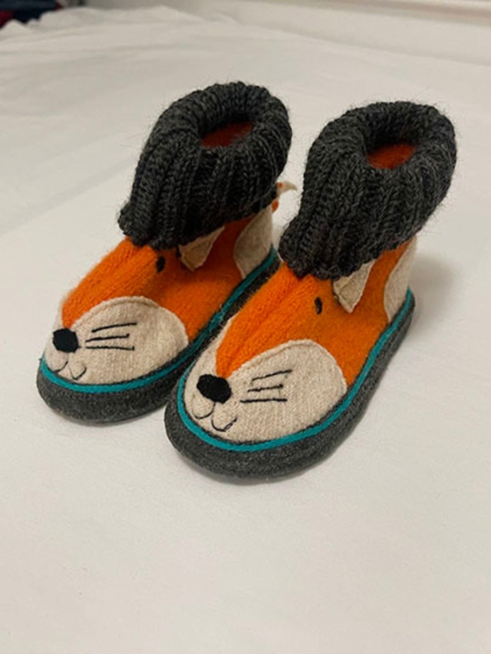 Size 6 - NWOT - Garnet Hill Kids Orange Fox "Slipper Boots" w Gray Cuffs